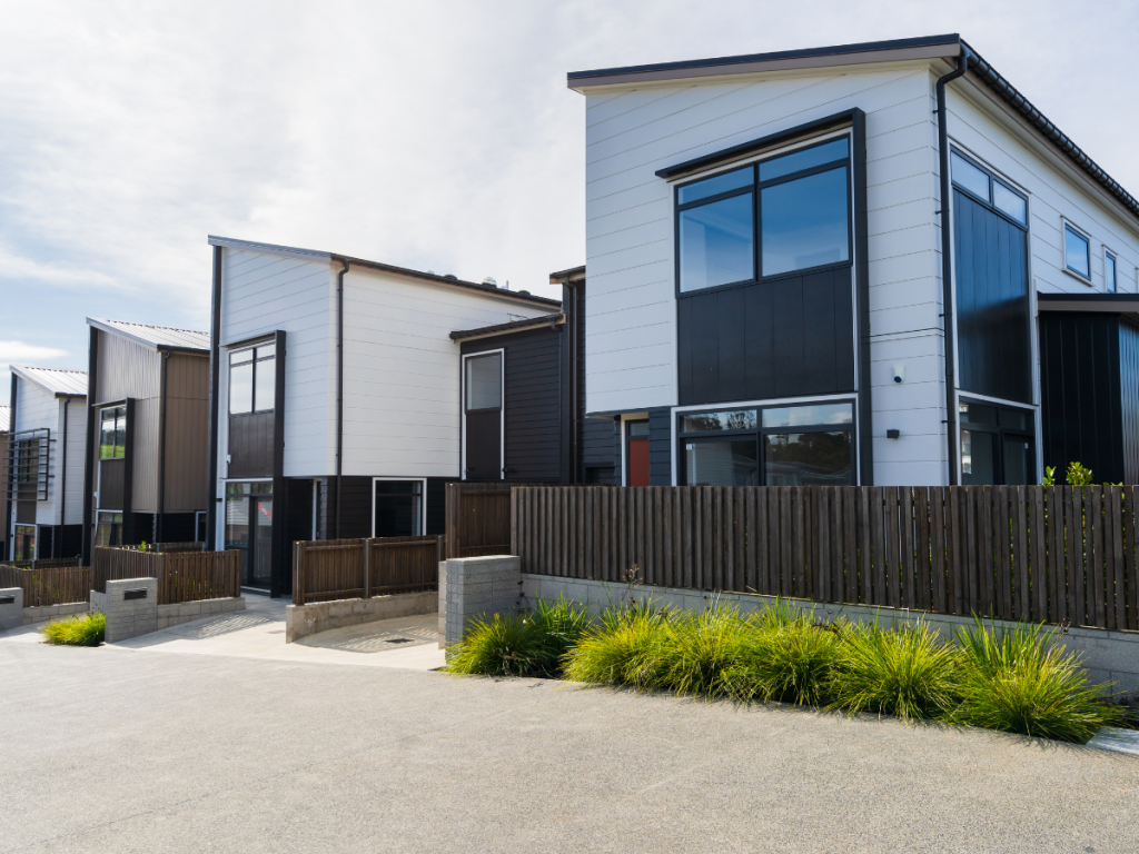 post title  image name